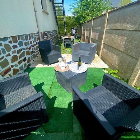 Une Ambiance Cosy Avec Jardin Privatif Nassandres エクステリア 写真
